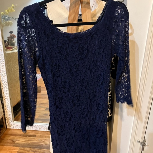 DVF Diane von Furstenberg Navy Lace Dress - size 4 - Picture 4 of 4